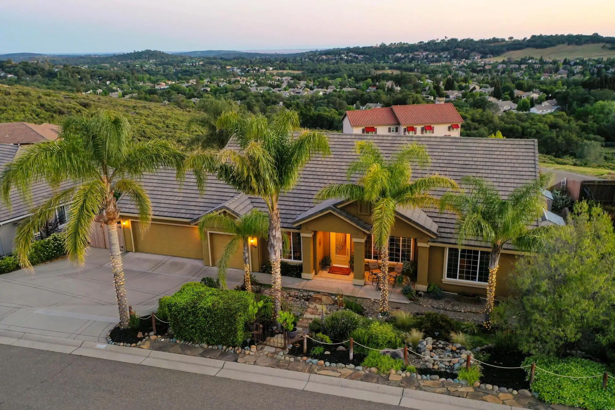 Navigating the Challenges of Managing Aging HOA Communities in Naples, FL